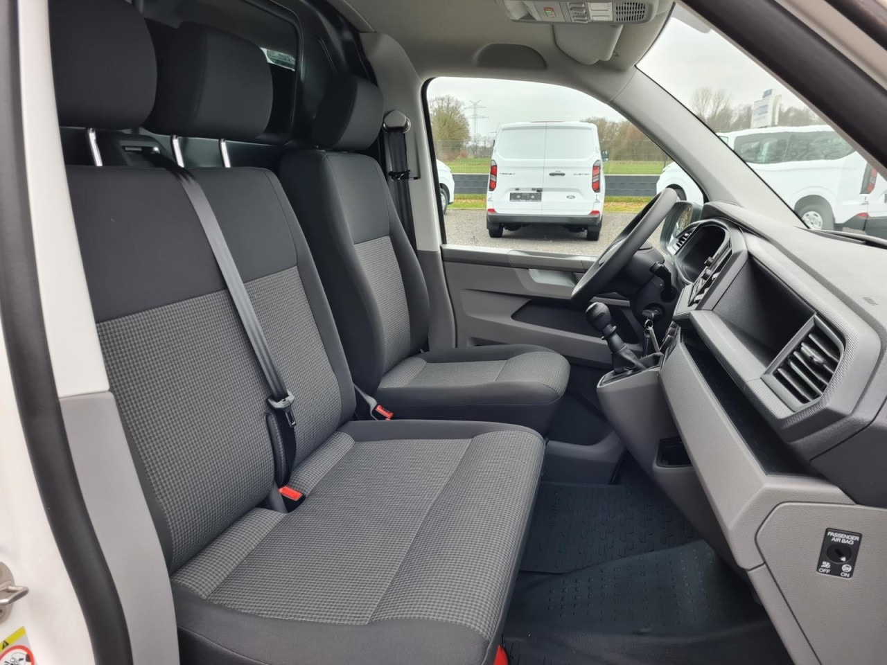 Furgoneta pequeña Volkswagen T6.1 Kasten KR Heckklappe KAMERA KLIMA Navi App: foto 14 Furgoneta pequeña Volkswagen T6.1 Kasten KR Heckklappe KAMERA KLIMA Navi App: foto 14