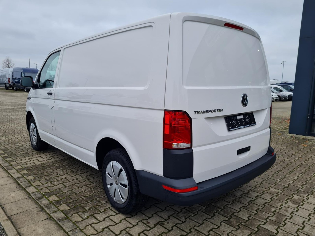 Furgoneta pequeña Volkswagen T6.1 Kasten KR Heckklappe KAMERA KLIMA Navi App: foto 6 Furgoneta pequeña Volkswagen T6.1 Kasten KR Heckklappe KAMERA KLIMA Navi App: foto 6