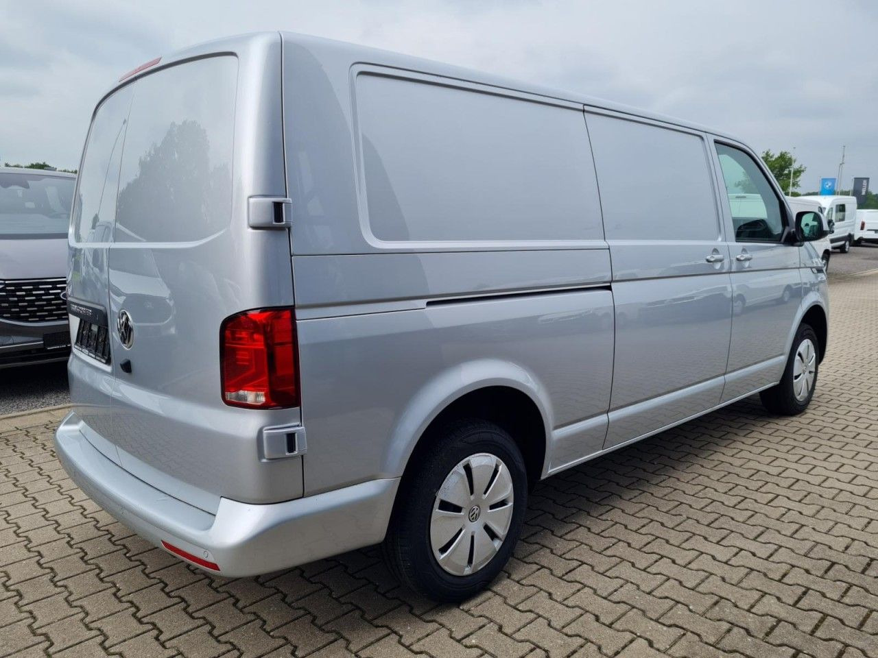 Volkswagen T6.1 Kasten TDI lang DSG LED KAMERA TEMPOMAT - Furgoneta pequeña: foto 4 Volkswagen T6.1 Kasten TDI lang DSG LED KAMERA TEMPOMAT - Furgoneta pequeña: foto 4