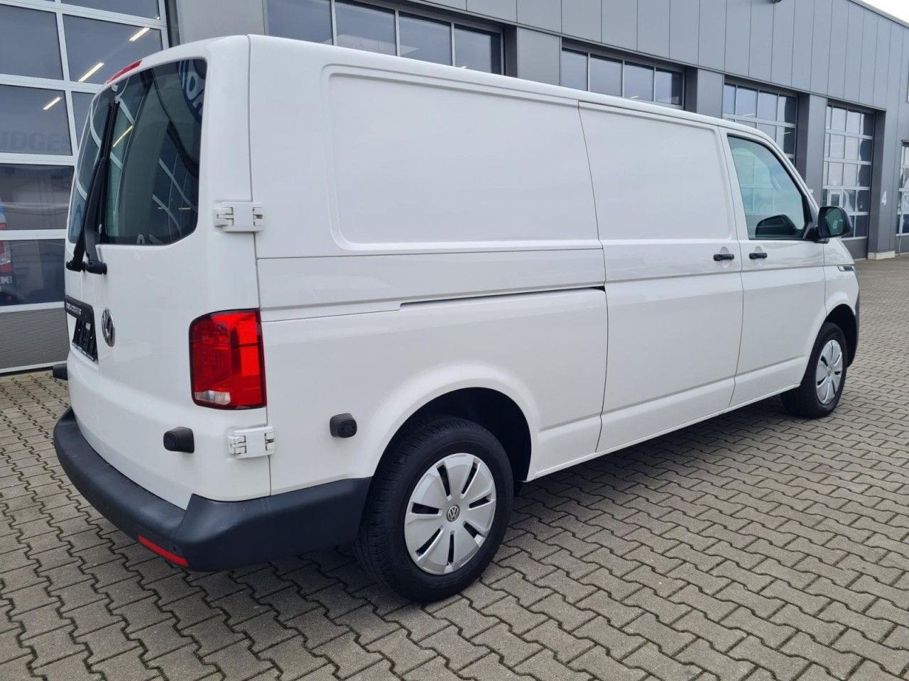 Volkswagen T6.1 Kasten lang Flügeltüren KLIMA KOMFORT PDC - Furgoneta pequeña: foto 4 Volkswagen T6.1 Kasten lang Flügeltüren KLIMA KOMFORT PDC - Furgoneta pequeña: foto 4