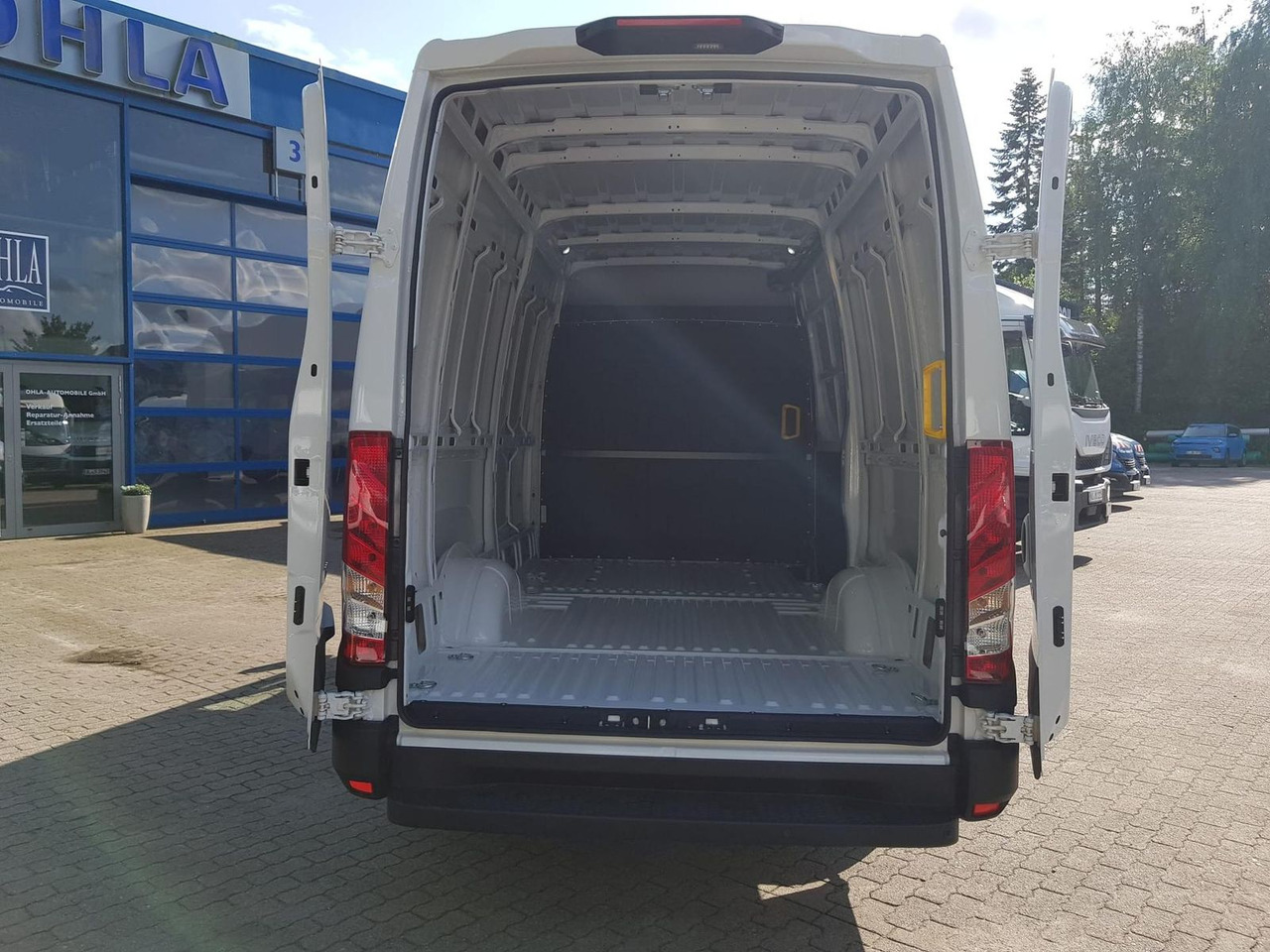 Iveco Daily 35S14A8 V Y mit Rückfahrkamera und Radi... - Furgón: foto 5 Iveco Daily 35S14A8 V Y mit Rückfahrkamera und Radi... - Furgón: foto 5