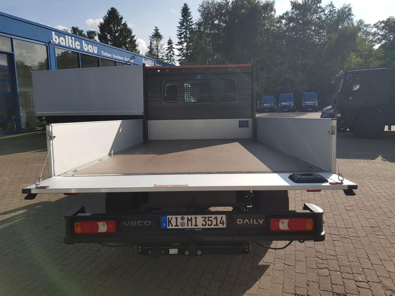 Iveco Daily 35S14HA8 Pritsche AHK 100 kW (136 PS),... - Furgoneta caja abierta: foto 5 Iveco Daily 35S14HA8 Pritsche AHK 100 kW (136 PS),... - Furgoneta caja abierta: foto 5