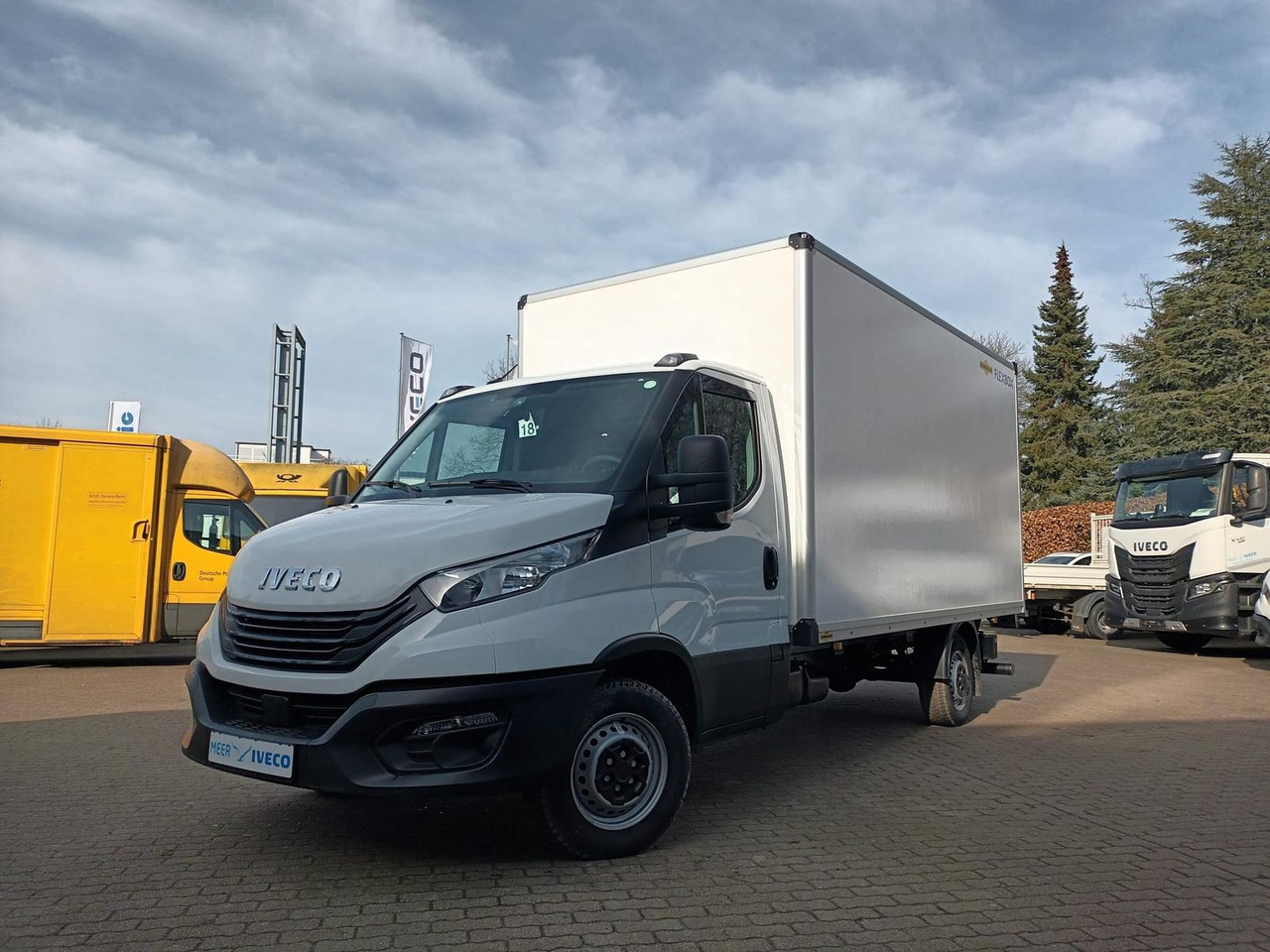 Iveco Daily 35S14HE Koffer LBW, Rückfahrkamera 2x a... - Furgoneta caja cerrada: foto 1 Iveco Daily 35S14HE Koffer LBW, Rückfahrkamera 2x a... - Furgoneta caja cerrada: foto 1