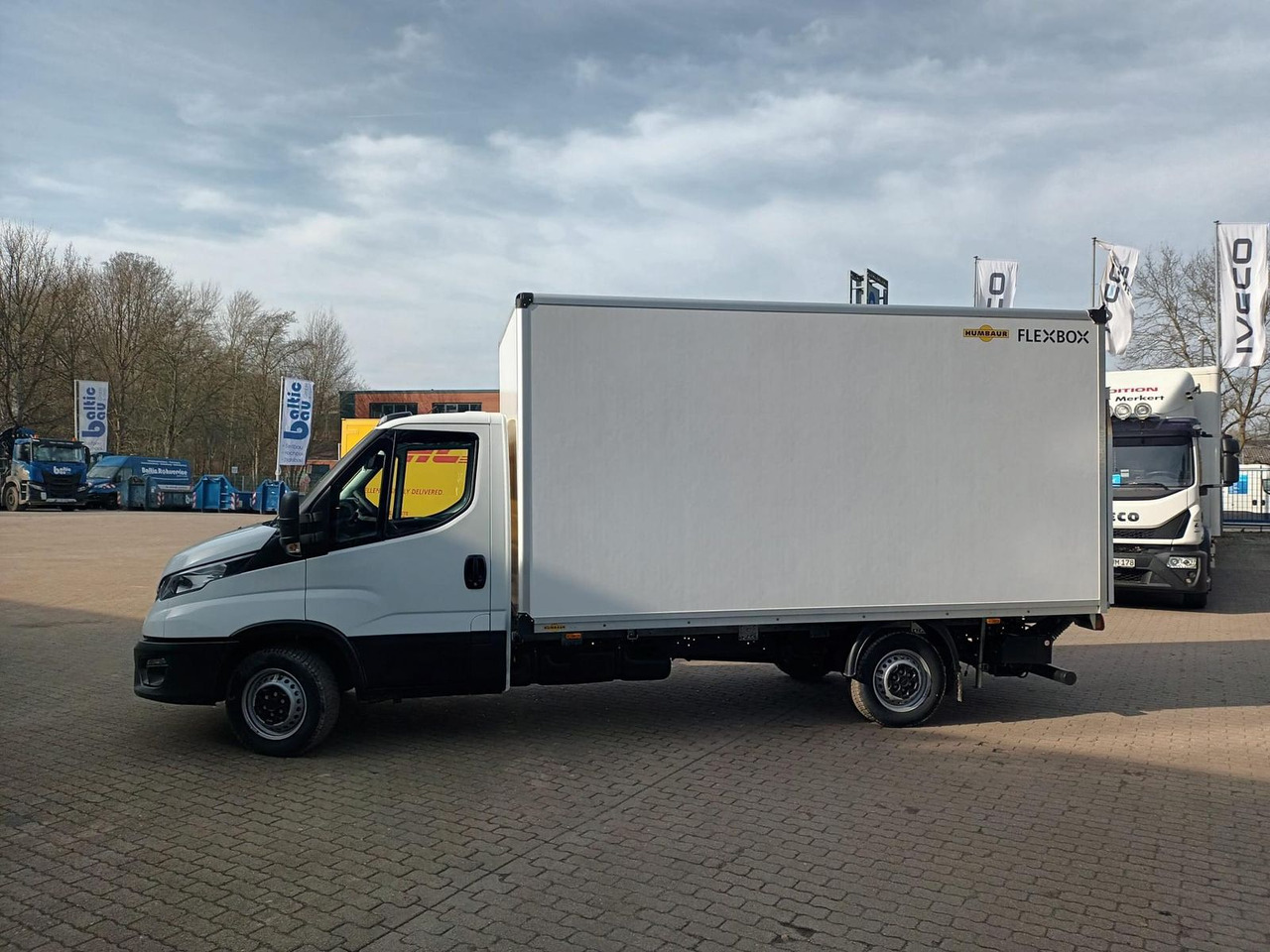 Iveco Daily 35S14HE Koffer LBW, Rückfahrkamera 2x a... - Furgoneta caja cerrada: foto 2 Iveco Daily 35S14HE Koffer LBW, Rückfahrkamera 2x a... - Furgoneta caja cerrada: foto 2