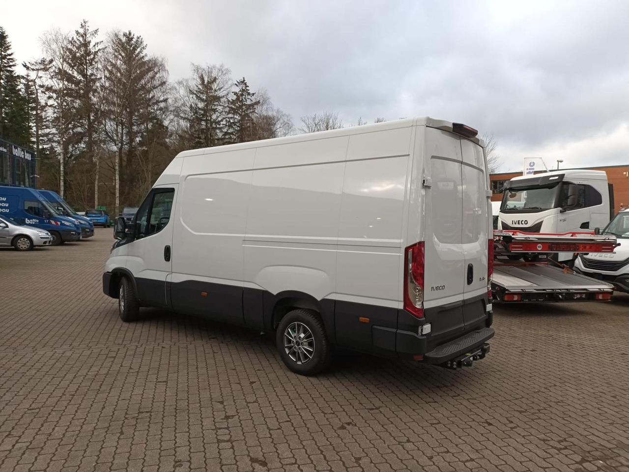 Iveco Daily 35S16A8 V 3520L AHK, ACC - Furgón: foto 2 Iveco Daily 35S16A8 V 3520L AHK, ACC - Furgón: foto 2
