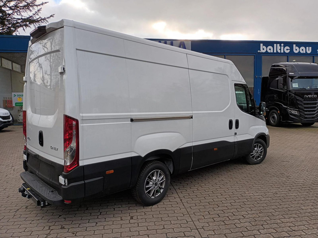 Iveco Daily 35S16A8 V 3520L AHK, ACC - Furgón: foto 3 Iveco Daily 35S16A8 V 3520L AHK, ACC - Furgón: foto 3