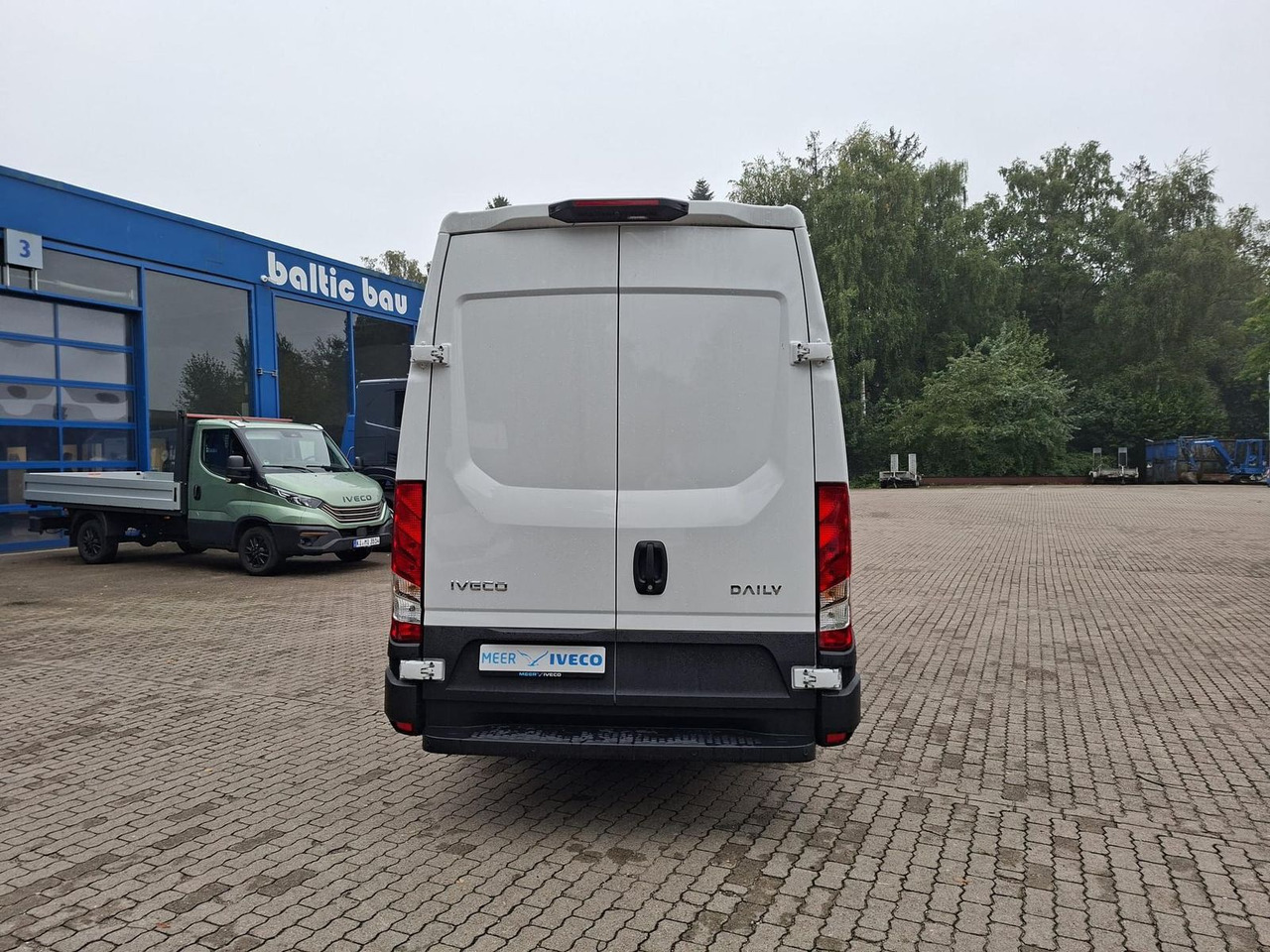 Iveco Daily 35S16A8V 115KW Klima - Radio Rückfahrka... - Furgón: foto 4 Iveco Daily 35S16A8V 115KW Klima - Radio Rückfahrka... - Furgón: foto 4