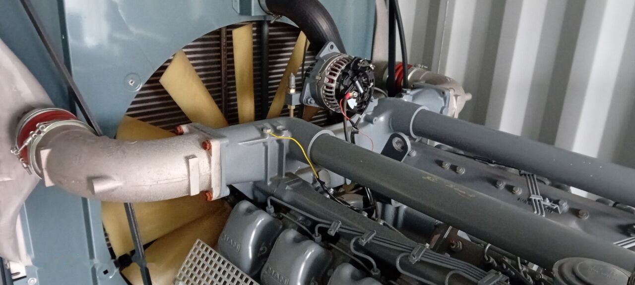 Generador industriale nuevo Cummins Cummins Generator Set Stamford 1300 KW 1600 KVA New Factory, Diesel Generator, 2014 Model, 2245 HP, 9000 kg, Low Hours, For Sale in Poland: foto 20