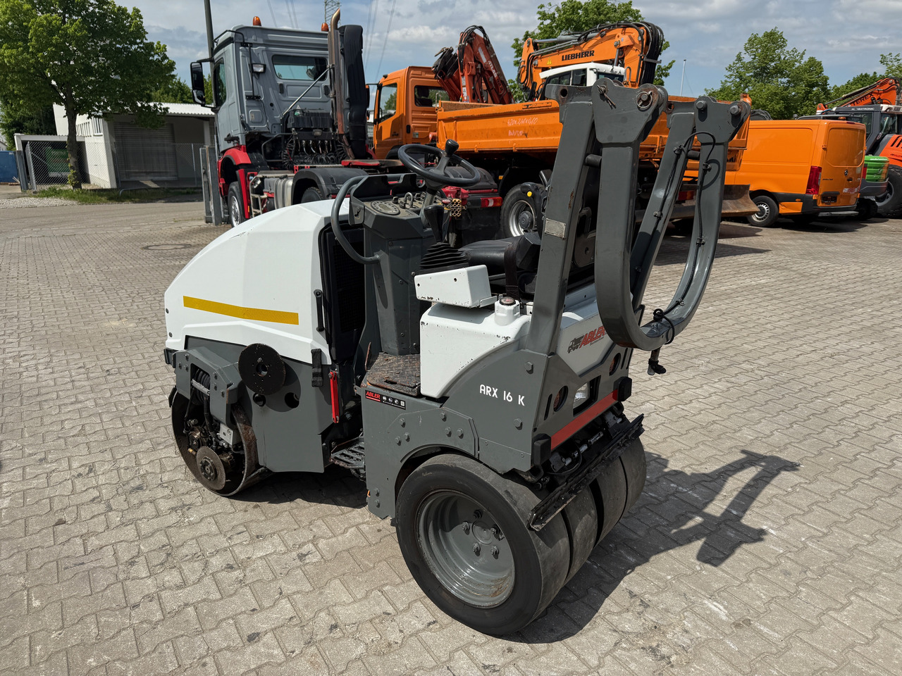 Ammann ARX16K Kombiwalze Stahl Gummi Asphaltwalze - Compactador mixto: foto 5 Ammann ARX16K Kombiwalze Stahl Gummi Asphaltwalze - Compactador mixto: foto 5