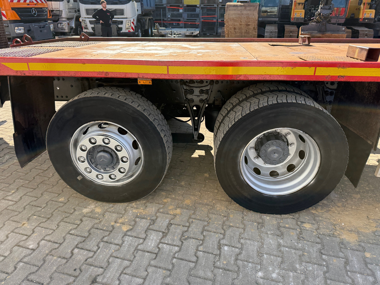 Camión Mercedes-Benz 2540 Actros MP1 Baumaschinentrnasporter: foto 17