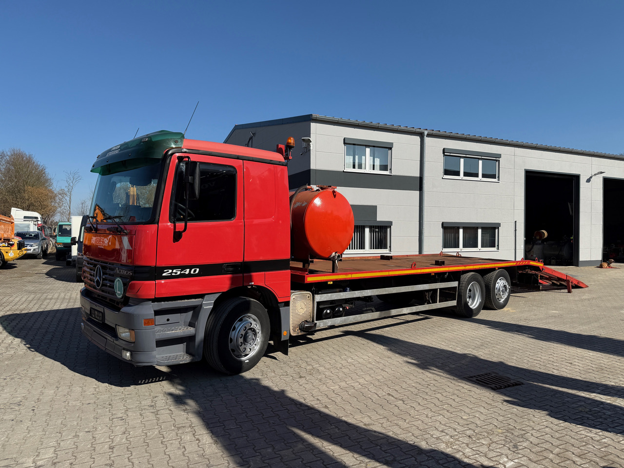 Mercedes-Benz 2540 Actros MP1 Baumaschinentrnasporter - Camión: foto 4 Mercedes-Benz 2540 Actros MP1 Baumaschinentrnasporter - Camión: foto 4