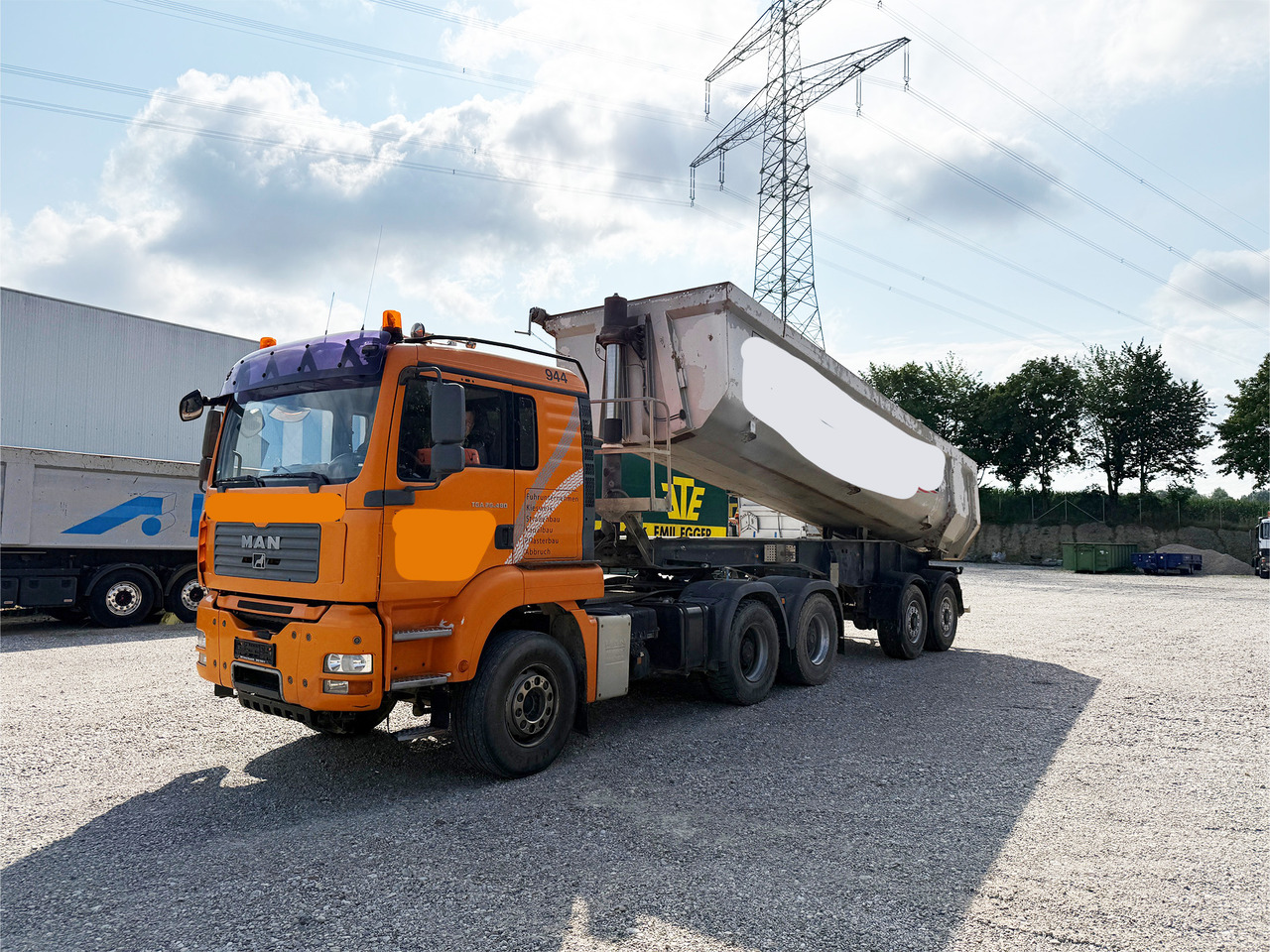 MAN TGA 26.480 6x4 SZM mit Kippauflieger - Camión volquete: foto 3 MAN TGA 26.480 6x4 SZM mit Kippauflieger - Camión volquete: foto 3