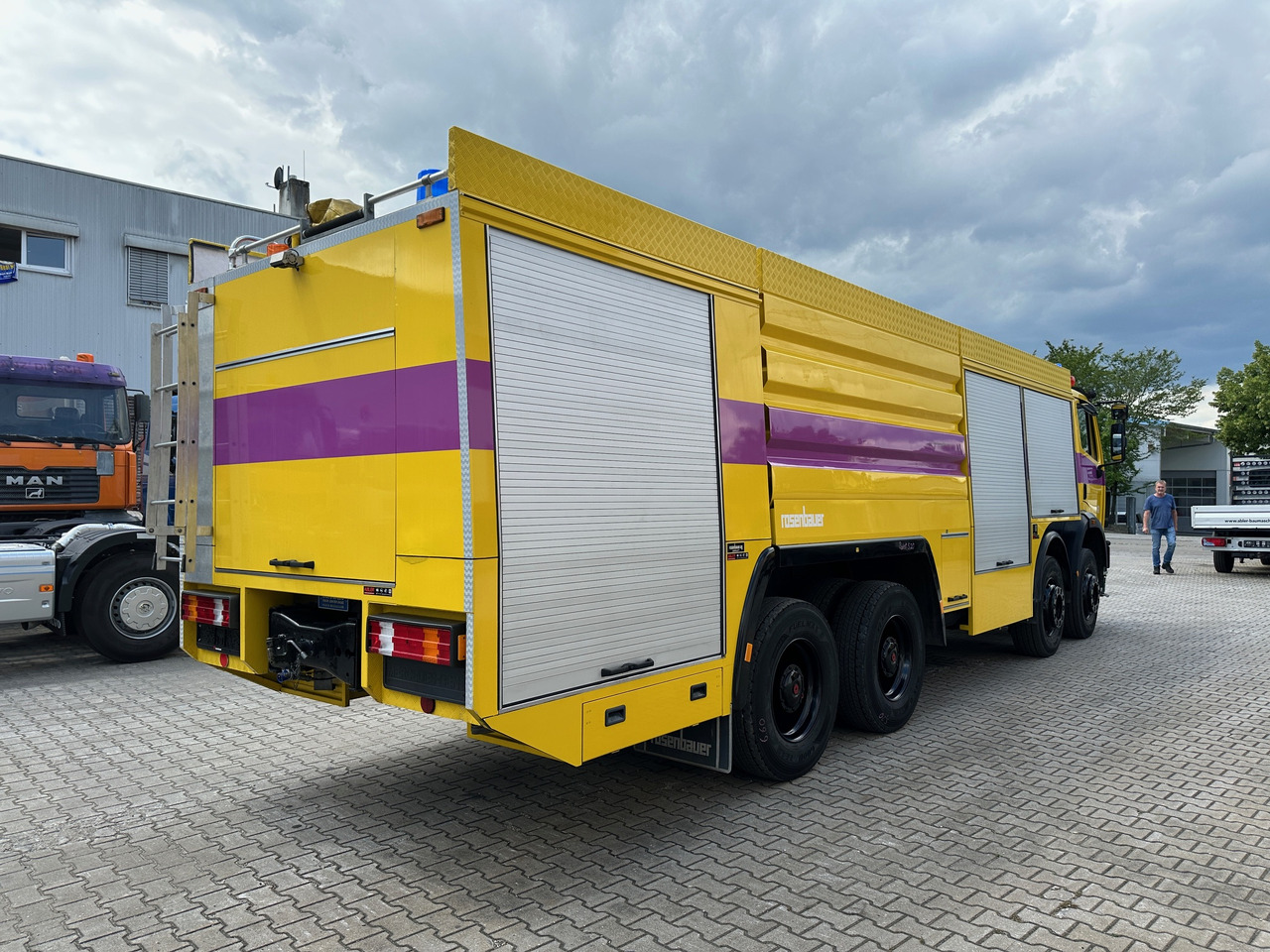 Mercedes-Benz 3238 SK Löschfahrzeug Rosenbauer Wasser + Schaum 66m Wurfweite - Camión de bomberos: foto 4 Mercedes-Benz 3238 SK Löschfahrzeug Rosenbauer Wasser + Schaum 66m Wurfweite - Camión de bomberos: foto 4