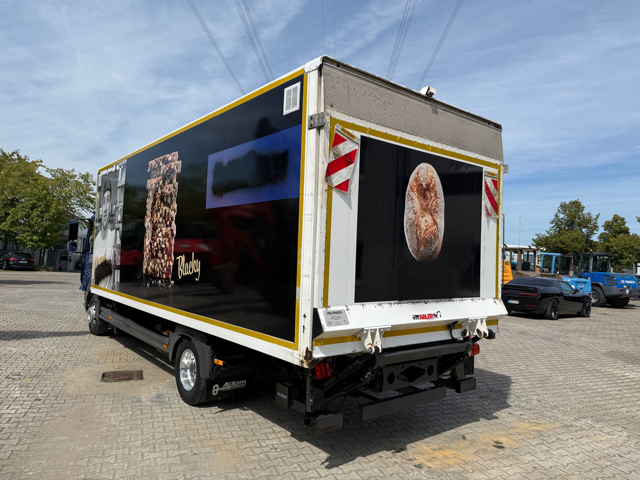 Mercedes-Benz 818 Atego Koffer LBW Palfinger ACC Unfall - Camión caja cerrada: foto 5 Mercedes-Benz 818 Atego Koffer LBW Palfinger ACC Unfall - Camión caja cerrada: foto 5