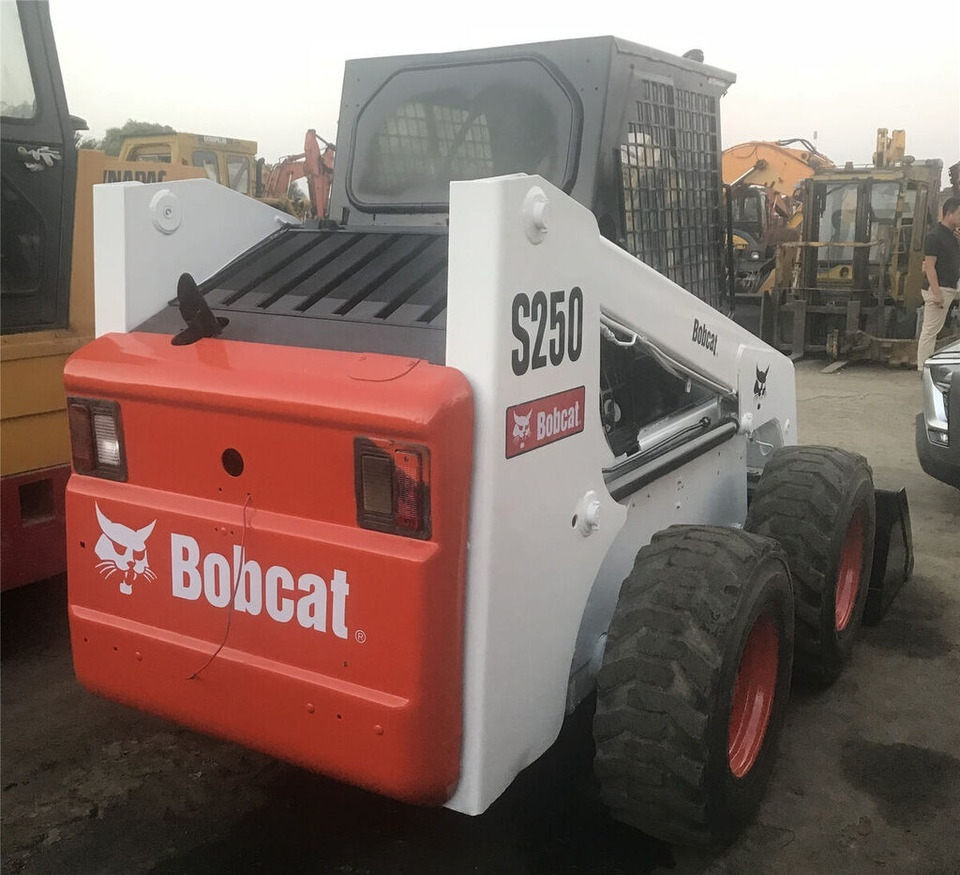 Bobcat S250 - Minicargadora: foto 2 Bobcat S250 - Minicargadora: foto 2