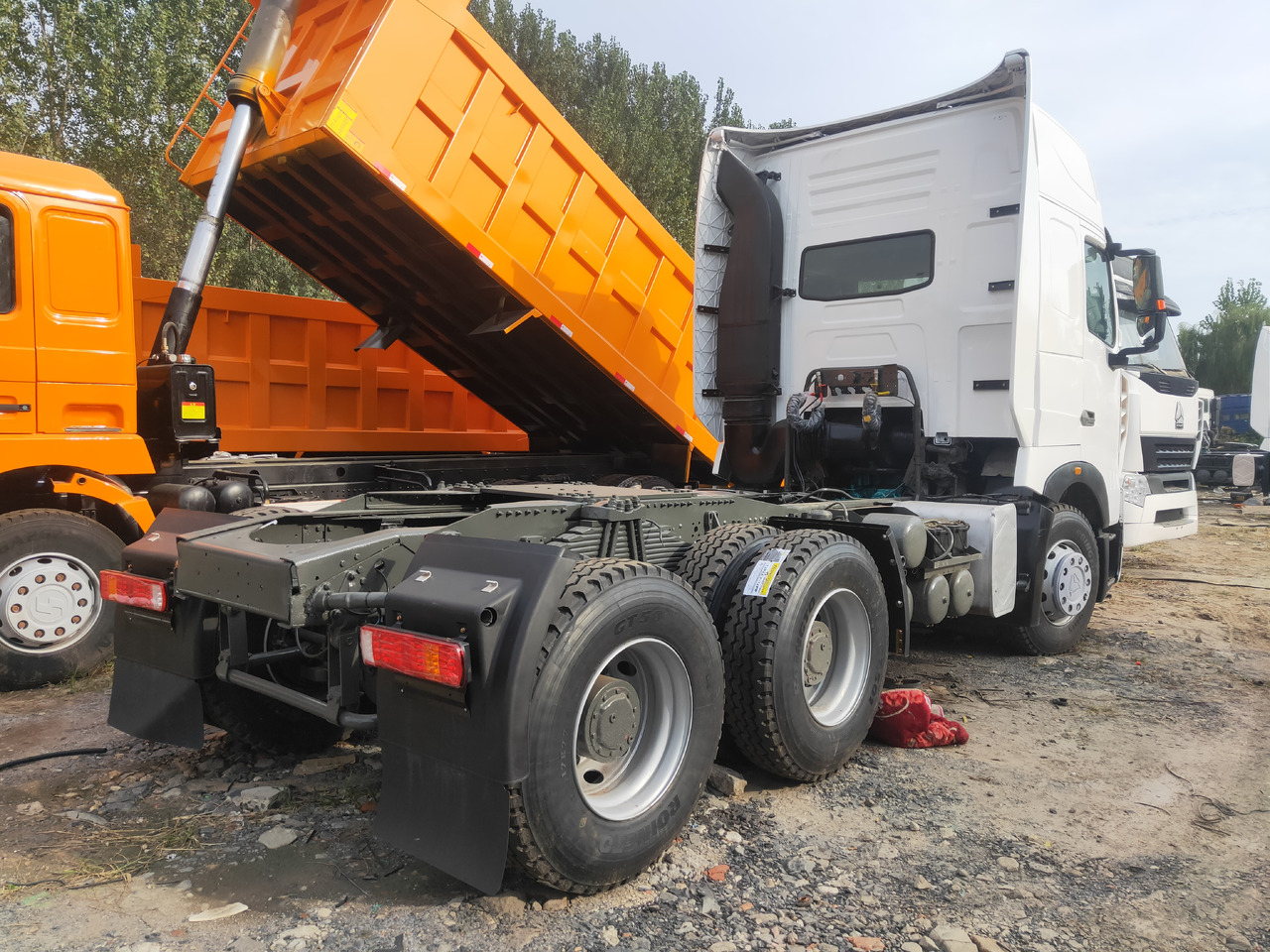 Cabeza tractora Sinotruk HOWO A7 6*4 Tractor: foto 9 Cabeza tractora Sinotruk HOWO A7 6*4 Tractor: foto 9