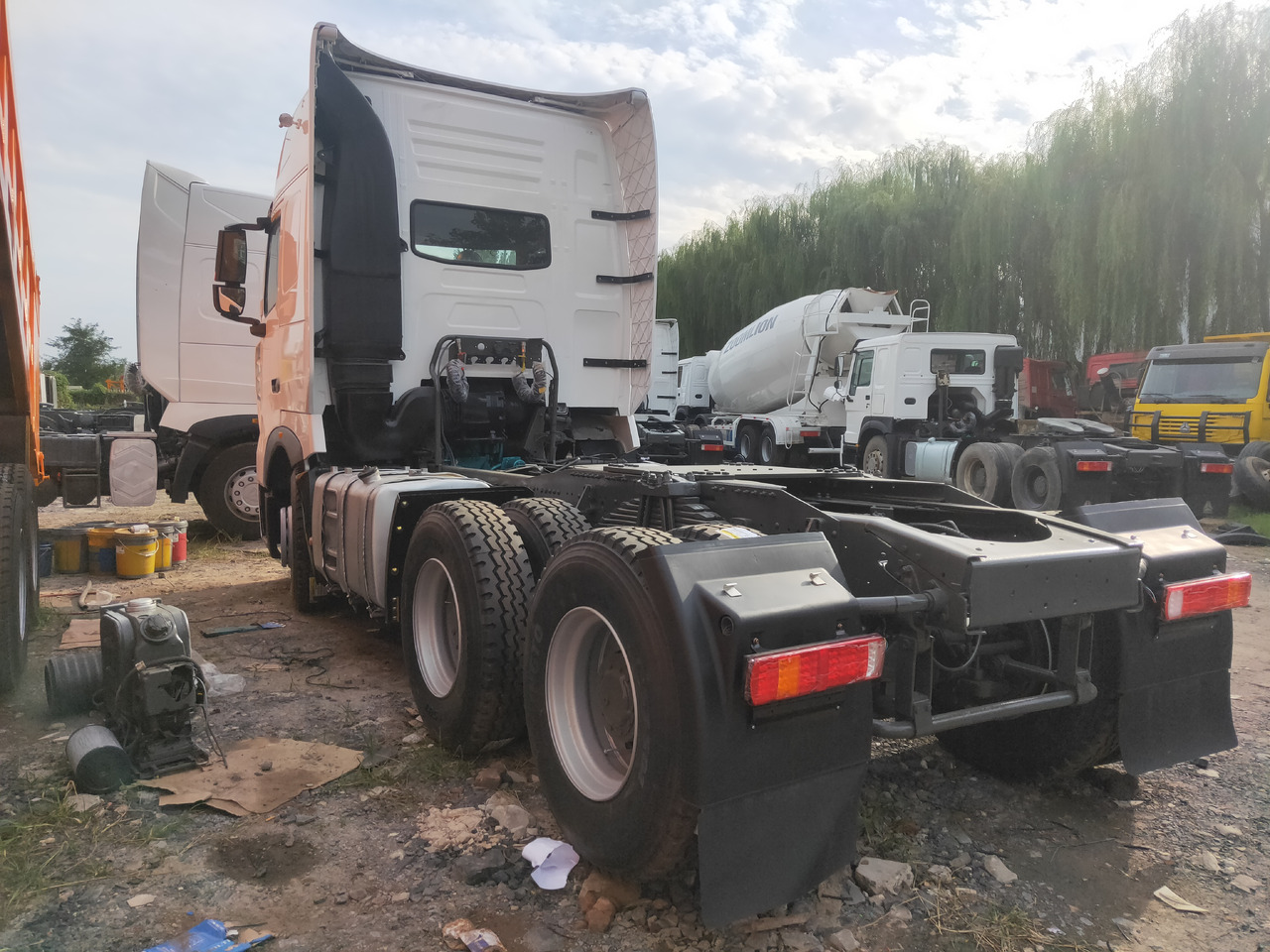 Cabeza tractora Sinotruk HOWO A7 6*4 Tractor: foto 7 Cabeza tractora Sinotruk HOWO A7 6*4 Tractor: foto 7