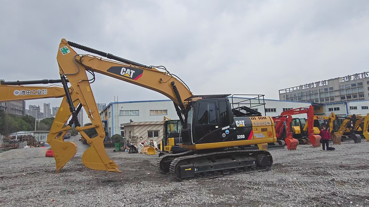 Excavadora de cadenas Caterpillar 320D: foto 9