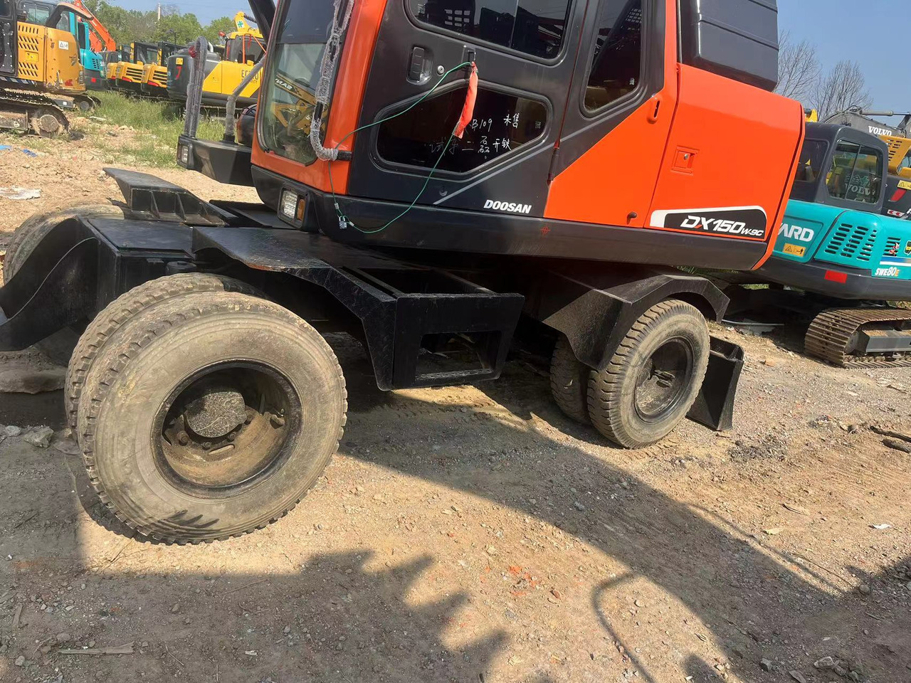 Doosan DX150W-9C - Excavadora de ruedas: foto 5 Doosan DX150W-9C - Excavadora de ruedas: foto 5