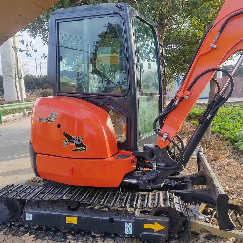 KUBOTA U30 - Miniexcavadora: foto 1 KUBOTA U30 - Miniexcavadora: foto 1