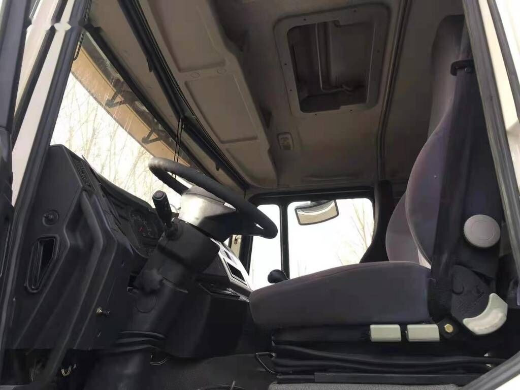 Shacman F3000 - Limpieza de alcantarillado: foto 5 Shacman F3000 - Limpieza de alcantarillado: foto 5