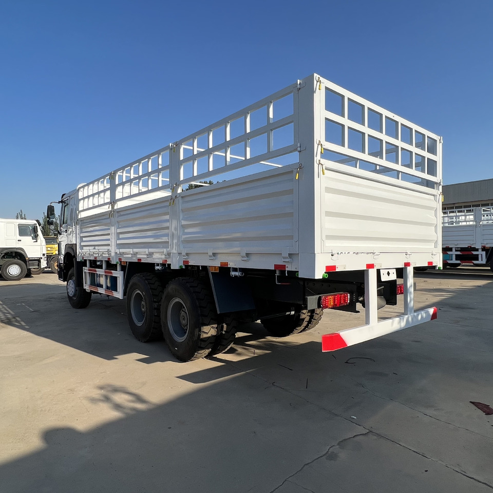 Sinotruk HOWO 371 6*4 Fence truck - Camión caja abierta: foto 3 Sinotruk HOWO 371 6*4 Fence truck - Camión caja abierta: foto 3