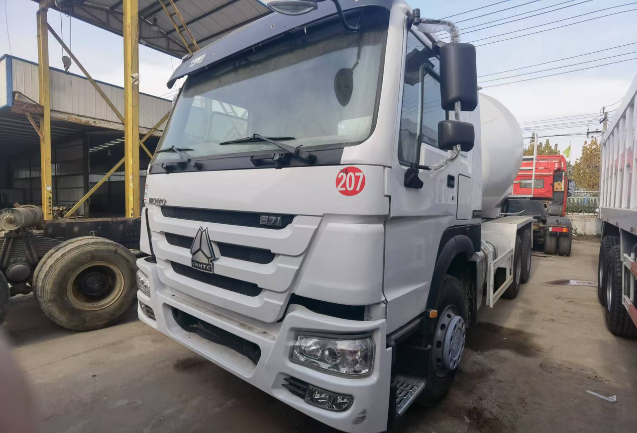 Camión hormigonera Sinotruk HOWO 371 Concrete mixer truck: foto 8