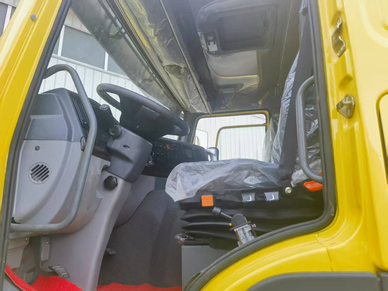 Sinotruk HOWO 371 Dump truck - Camión volquete: foto 5 Sinotruk HOWO 371 Dump truck - Camión volquete: foto 5