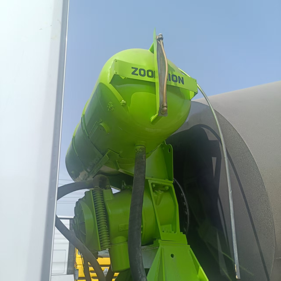 Sinotruk HOWO 6*4 Concrete mixer truck - Camión hormigonera: foto 5 Sinotruk HOWO 6*4 Concrete mixer truck - Camión hormigonera: foto 5