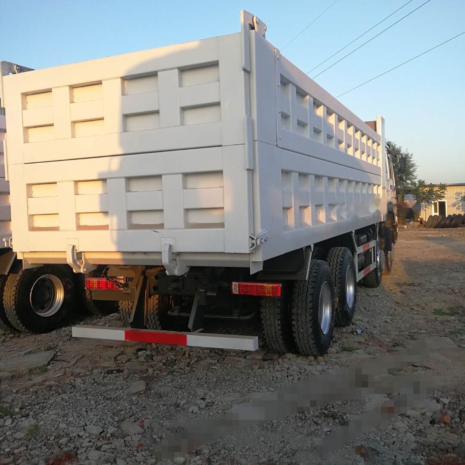 Sinotruk HOWO 8*4 dump truck - Minidumper: foto 3 Sinotruk HOWO 8*4 dump truck - Minidumper: foto 3
