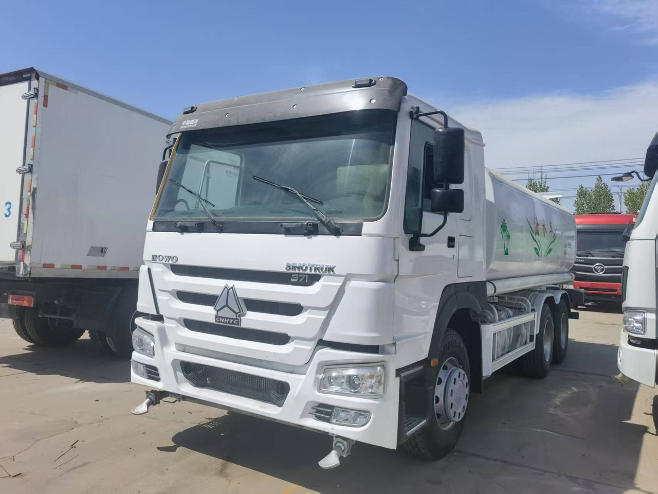 Sinotruk HOWO 371 6*4 Sprinkler truck - Vehículo municipal: foto 2 Sinotruk HOWO 371 6*4 Sprinkler truck - Vehículo municipal: foto 2