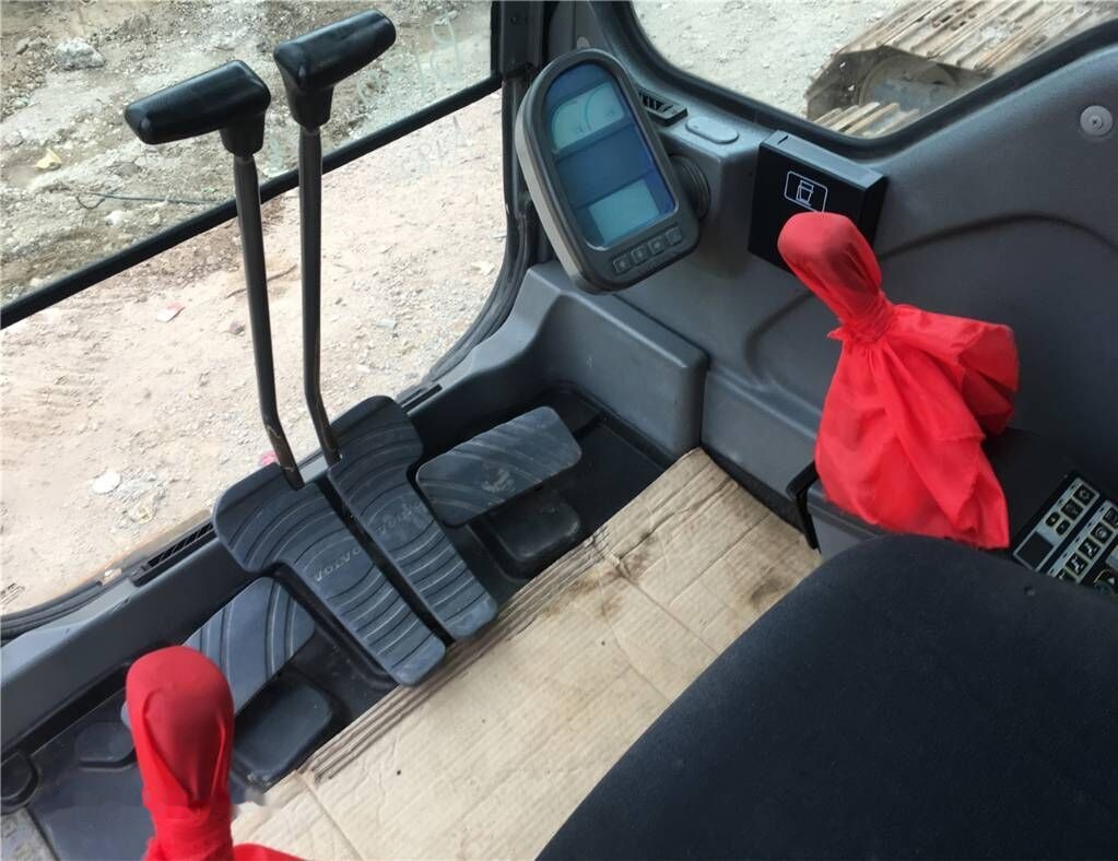 Excavadora de cadenas Volvo EC 240 B LC: foto 6