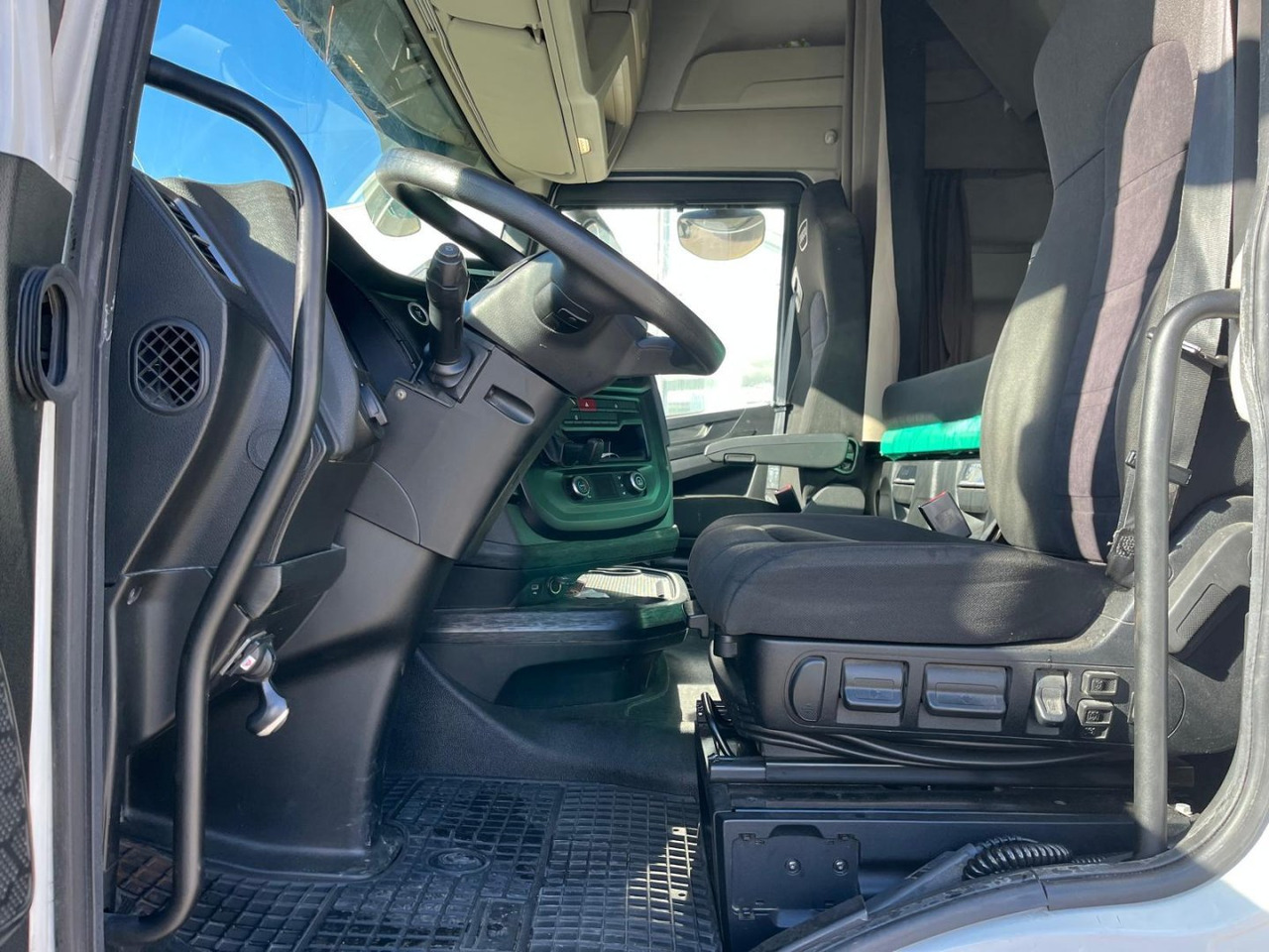 Cabeza tractora Cabeza Tractora IVECO 460 AUTOMATICO  INTARDER: foto 6