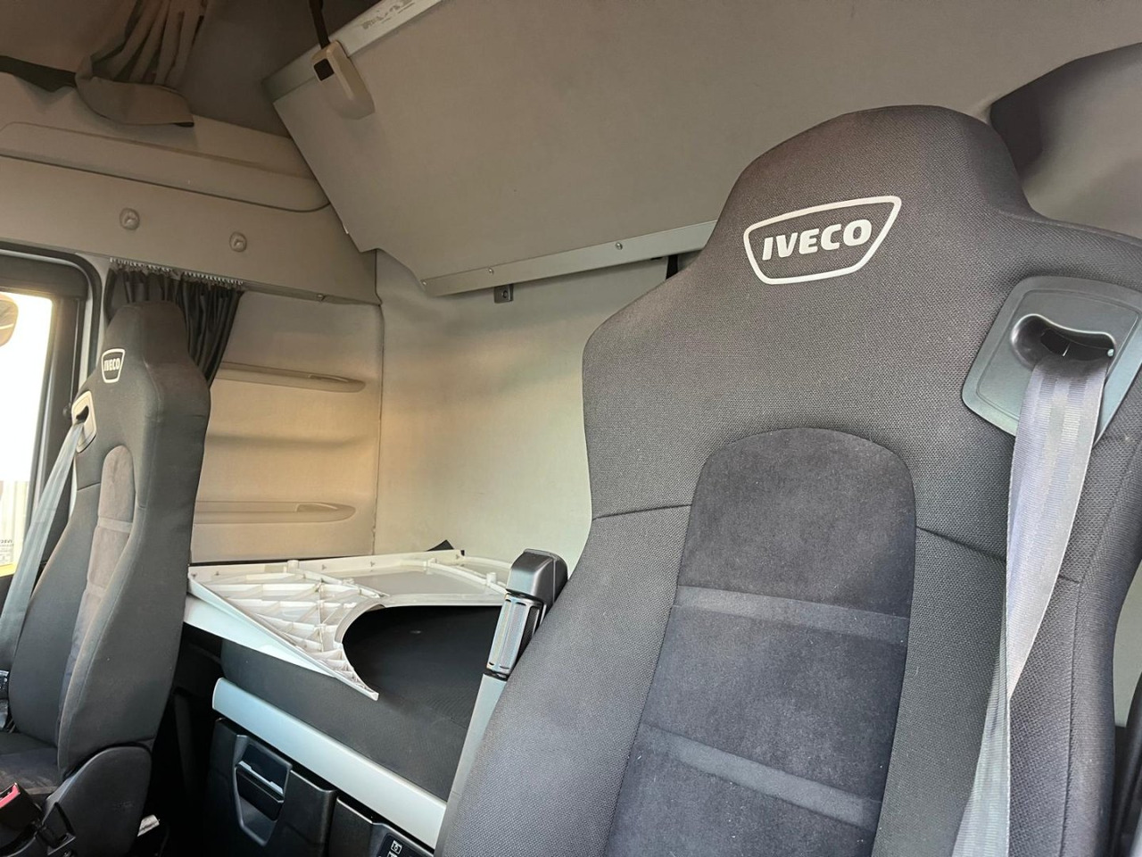 Cabeza tractora Cabeza Tractora IVECO 480 AUTOMATICO CON INTARDER: foto 7 Cabeza tractora Cabeza Tractora IVECO 480 AUTOMATICO CON INTARDER: foto 7