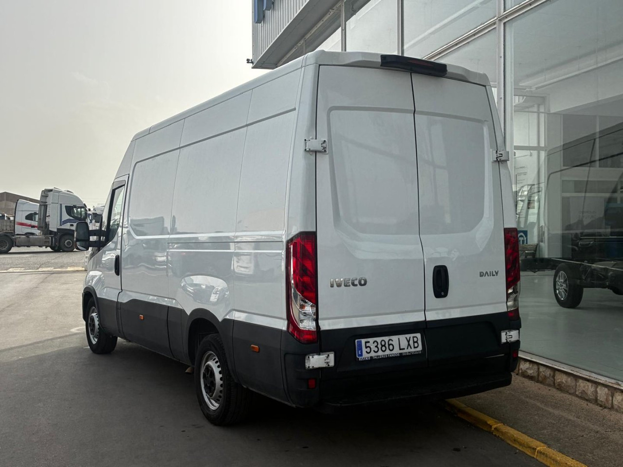 Furgón IVECO 35S16 V 12m3 - Furgón: foto 4 Furgón IVECO 35S16 V 12m3 - Furgón: foto 4