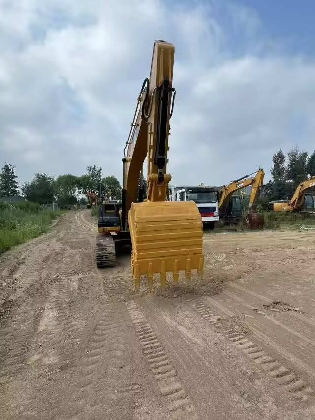 CATERPILLAR 320D2L CAT 320D - Excavadora de cadenas: foto 5 CATERPILLAR 320D2L CAT 320D - Excavadora de cadenas: foto 5