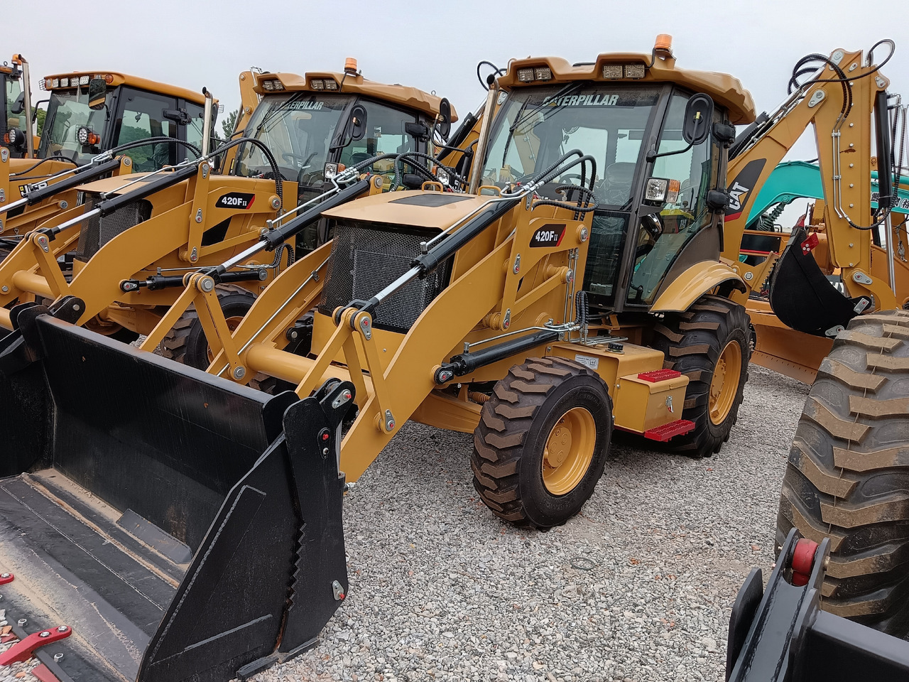 CATERPILLAR 420FⅡ CAT - Retroexcavadora: foto 1 CATERPILLAR 420FⅡ CAT - Retroexcavadora: foto 1