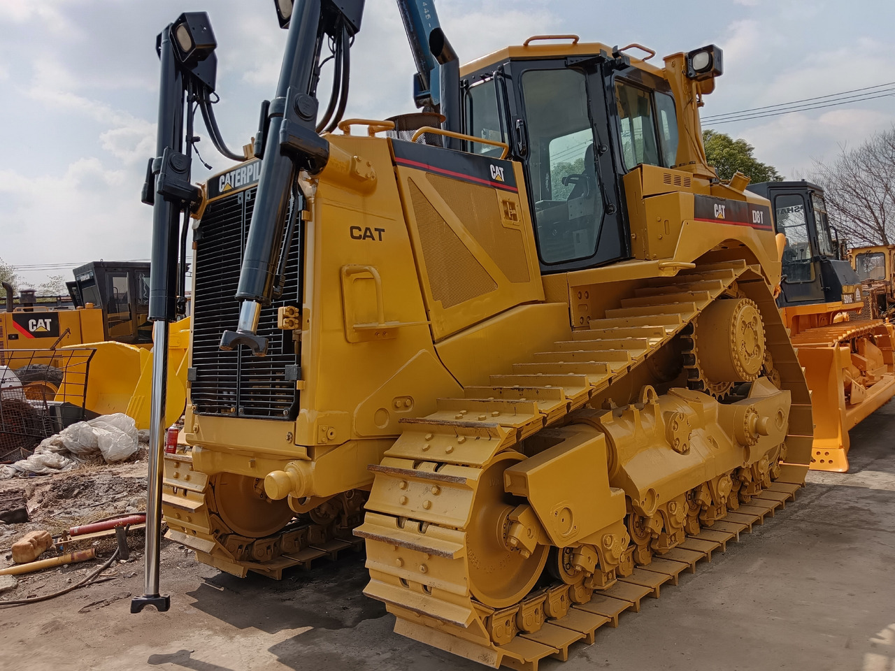 Bulldozer CATERPILLAR D8T CAT D 8 T: foto 1