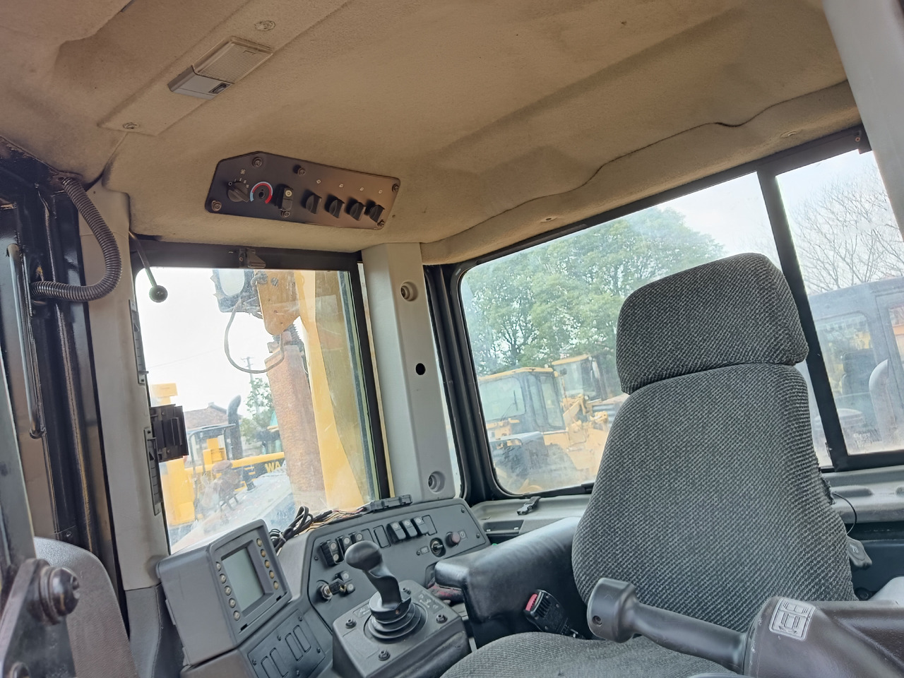 CATERPILLAR D8T CAT D 8 T - Bulldozer: foto 5 CATERPILLAR D8T CAT D 8 T - Bulldozer: foto 5