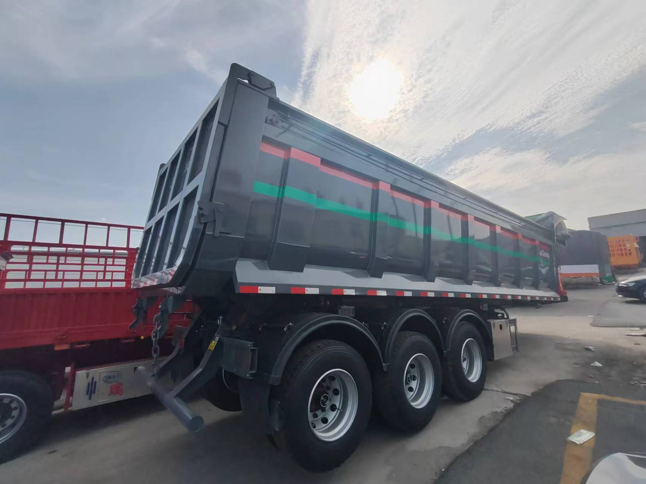 Customizable tipper semi trailers available - Semirremolque cisterna: foto 3 Customizable tipper semi trailers available - Semirremolque cisterna: foto 3