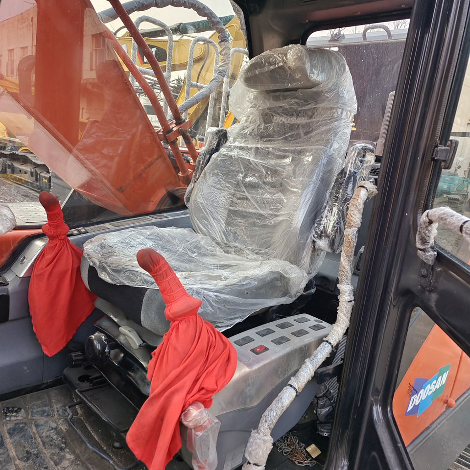 DOOSAN DX300 LC - Excavadora de cadenas: foto 4 DOOSAN DX300 LC - Excavadora de cadenas: foto 4