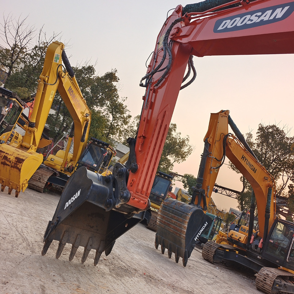DOOSAN DX300 LC - Excavadora de cadenas: foto 5 DOOSAN DX300 LC - Excavadora de cadenas: foto 5