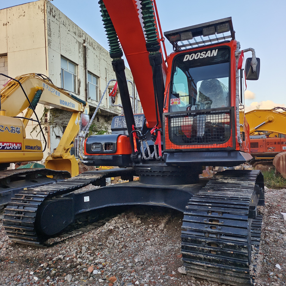 DOOSAN DX300LC - Excavadora de cadenas: foto 5 DOOSAN DX300LC - Excavadora de cadenas: foto 5
