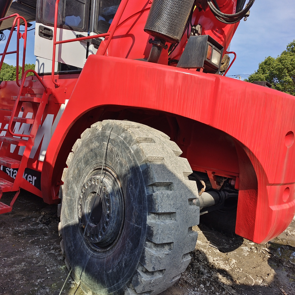 FANTUZZI CS 45 KMHD 45 TON CONTAINER REACH CRANE - Reach stacker: foto 5 FANTUZZI CS 45 KMHD 45 TON CONTAINER REACH CRANE - Reach stacker: foto 5