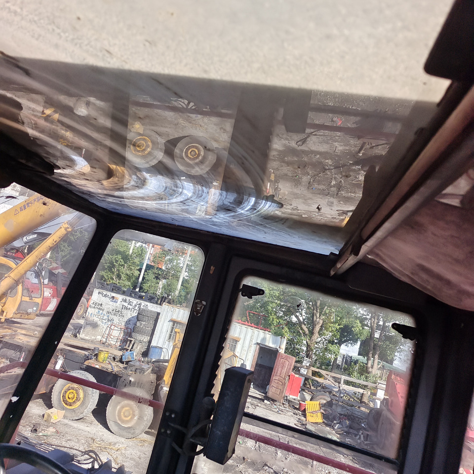 Reach stacker FANTUZZI CS45KMHD 45 TON: foto 11 Reach stacker FANTUZZI CS45KMHD 45 TON: foto 11