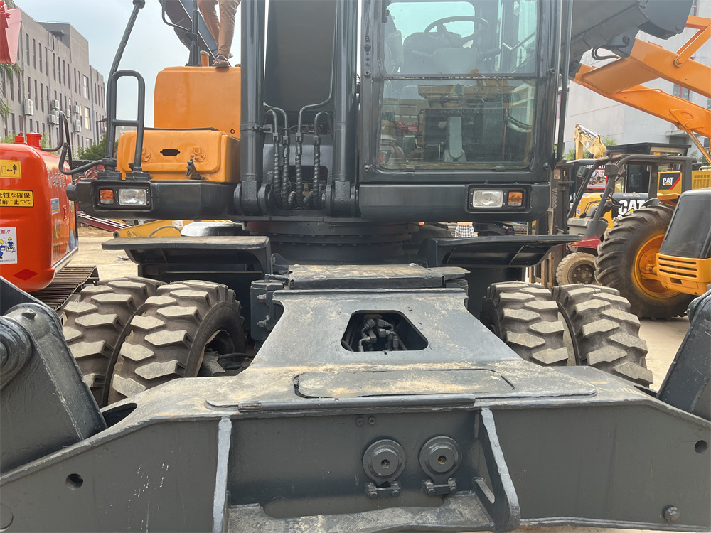 HYUNDAI 210W-9S 210W-9T 210W-9 - Excavadora de ruedas: foto 3 HYUNDAI 210W-9S 210W-9T 210W-9 - Excavadora de ruedas: foto 3