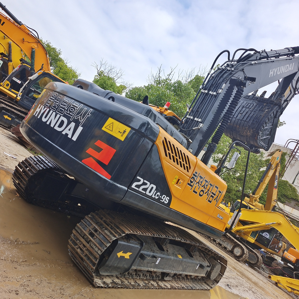 HYUNDAI 220 LC - 9S 220LC-9T - Excavadora de cadenas: foto 4 HYUNDAI 220 LC - 9S 220LC-9T - Excavadora de cadenas: foto 4