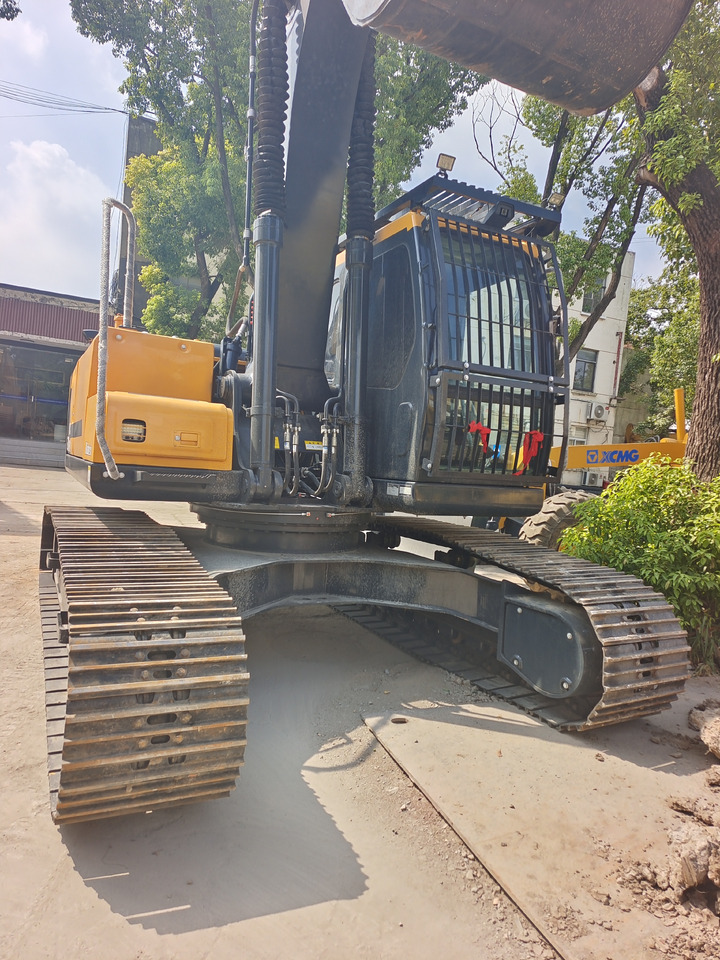 HYUNDAI HX220HD WITH 4 CAMERAS - Excavadora de cadenas: foto 5 HYUNDAI HX220HD WITH 4 CAMERAS - Excavadora de cadenas: foto 5