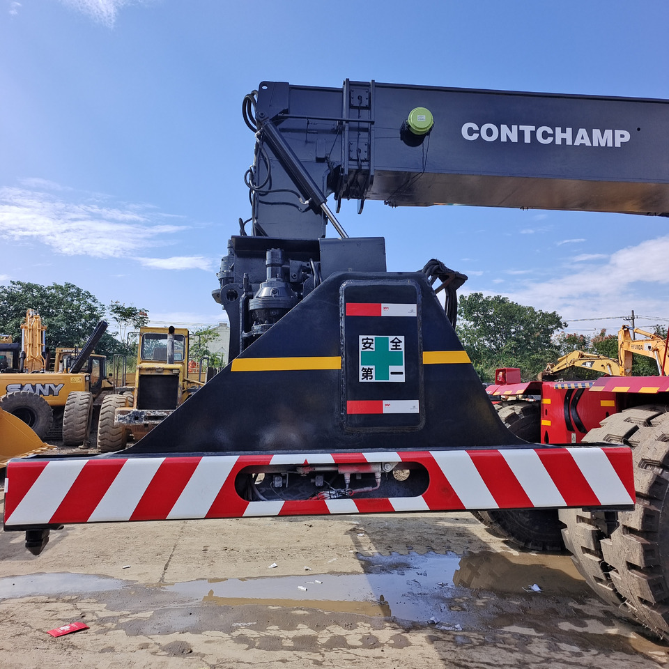 KALMAR DRF 450 - Reach stacker: foto 2 KALMAR DRF 450 - Reach stacker: foto 2