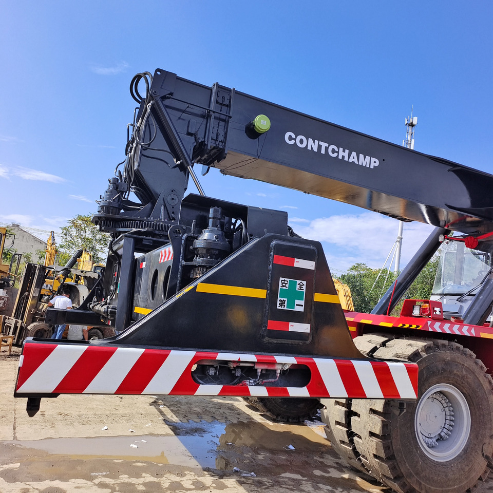 KALMAR DRF450 - Reach stacker: foto 3 KALMAR DRF450 - Reach stacker: foto 3